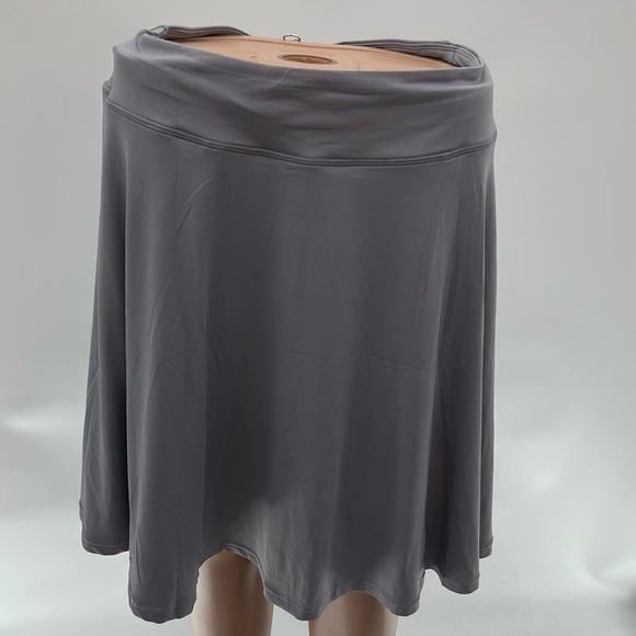 Grey Athletic Skort  XXL| Perfect for Yoga, Pickleball, and Tennis - Picture 3 of 7